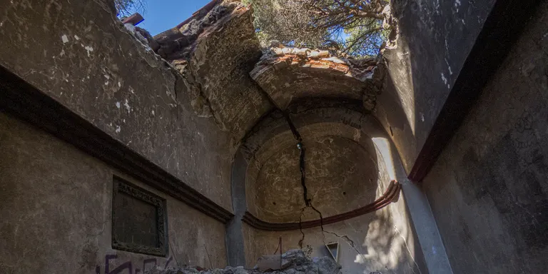 S'ha ensorrat el teulat de l'ermita de Sant Rafel de Pineda i hi ha amenaça d'ensorrament total del temple