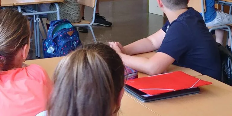 L’Associació Amics de la Colla C.O.C.A realitza sessions informatives a les escoles sobre l’ús de material pirotècnic