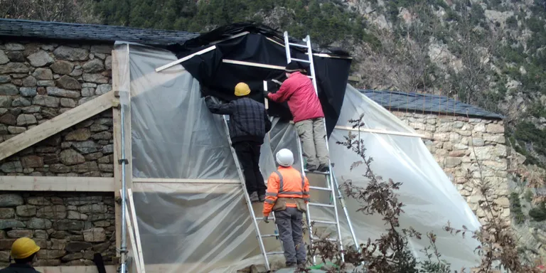 Intervenció a l’església de Sant Vicenç d’Enclar per aportar seguretat al conjunt arquitectònic