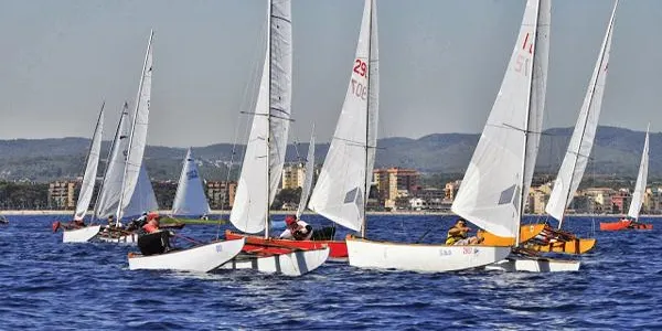 Més de 90 regatistes s’han donat cita a la IV Intercat Race Vila de Torredembarra