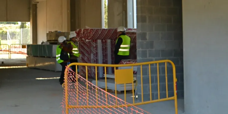 La indústria i la construcció frenen la pujada de l'atur al Maresme