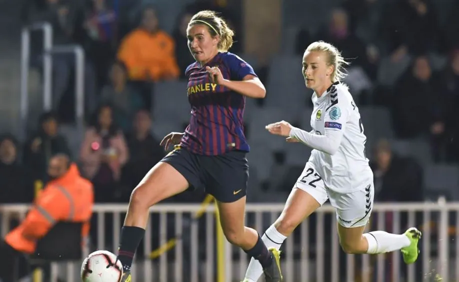 El Barça posa un peu i mig a les semifinals de la Champions femenina (3-0)