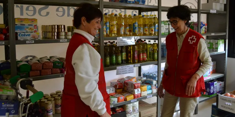 Creu Roja de l'Alt Maresme busca voluntaris pel Rebost Solidari de Pineda
