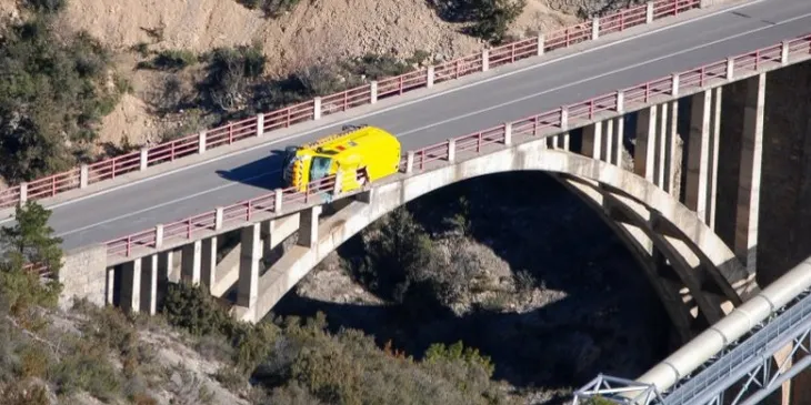 Adverteixen del risc de les tanques de seguretat del pont de la C-14 a Peramola
