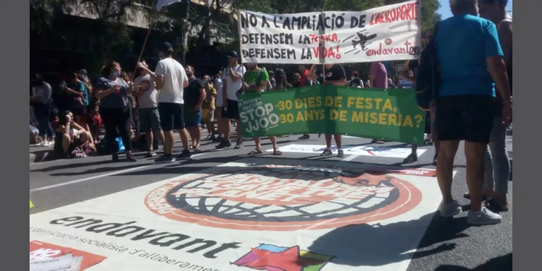 Stop JJOO participa en la manifestació contra l'ampliació de l'Aeroport del Prat