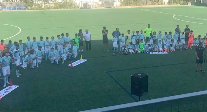 Els equips del Sinera United es van presentar aquest cap de setmana (foto: Jordi MuÃ±iz) 