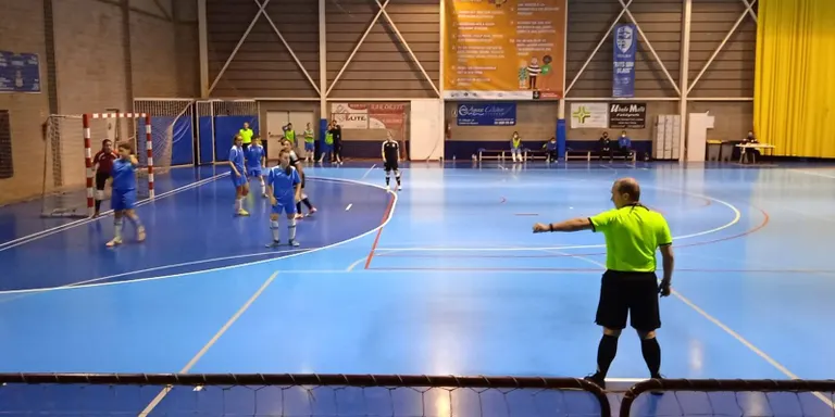 L’equip femení de futsal cau davant La Concòrdia i es veu obligat a guanyar a Esplugues