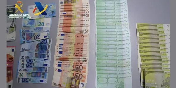 Intervenen 19.300 euros en un control a la Farga de Moles