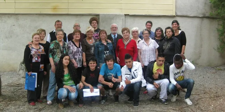 Trobada entre els padrins i els alumnes del projecte 'Ens escrivim'
