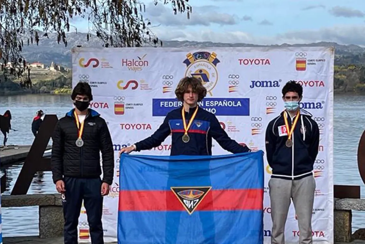 El CN Banyoles és l’equip amb millor medaller del Campionat d’Espanya de Llarga distancia