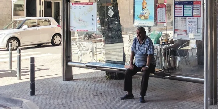 Reubicades les tres parades de bus anul·lades per l'ampliació de l'illa de vianants