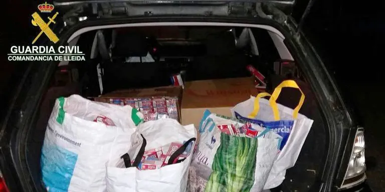 Deu detinguts en la desarticulació d'una organització de contraban de tabac