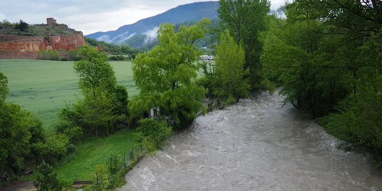 Els rius del Pirineu multipliquen el cabal per la pluja i el desgel