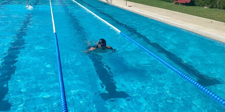 Habiliten carrils a la piscina municipal de la Seu d'Urgell per a la pràctica de la natació