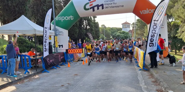Unes 760 persones participen en la 46a edició de la Marxa d'Arenys