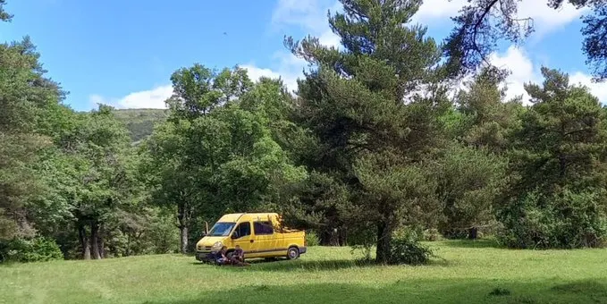 Els Agents Rurals denuncien una persona per circular camp a través i estacionar dins l'Espai d'Interès Natural de la Serra de Busa