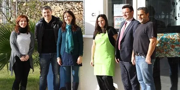 L’empresa proveïdora del càtering a les escoles, Cuina i Gestió, rep el segell ‘Cuina Catalana’