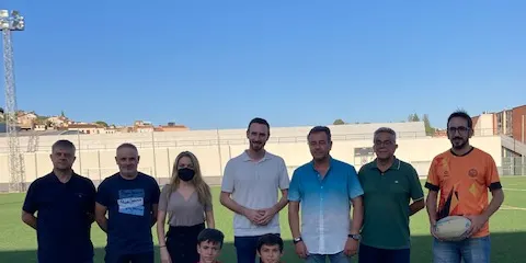 El camp municipal de futbol estrena gespa d'última generació