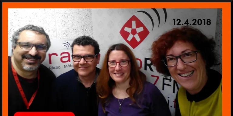 La MONTSE GALLÉN (responsable del servei de Medi Natural) i l’EDUARD PALLARÉS (Responsable del Servei de Gestió de residus) parlen sobre les activitats del Dia de la Terra
