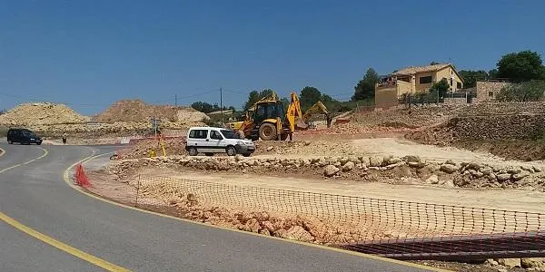 Talls de trànsit a la T-202 d'Altafulla a la Riera de Gaià a causa de les obres a la nova rotonda