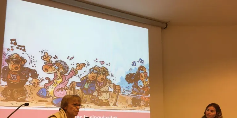 El Consell Comarcal edita postals i pòsters per sensibilitzar els professionals que treballen amb la gent gran