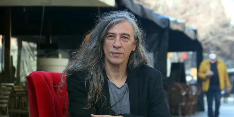 El músic Gerard Quintana guanya el Premi Ramon Llull amb la novel·la 'L'home que va viure dues vegades'