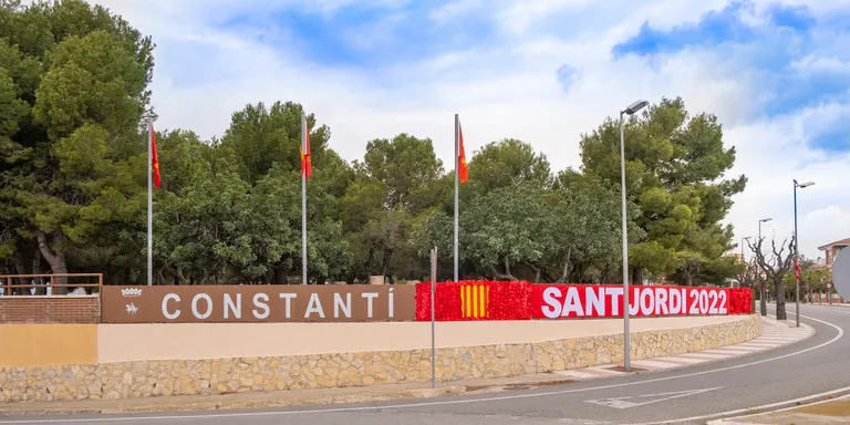Constantí es torna a omplir de roses per Sant Jordi