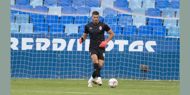 El Girona presenta al seu nou porter Arijanet Muric