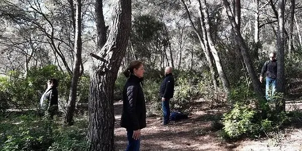 L'Hort de la Sínia proposa un bany de bosc a Tamarit per aturar-nos, respirar i desconnectar de l'estrès de la vida quotidiana