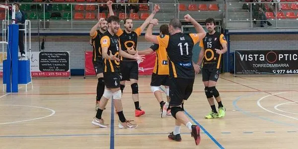 El CEVOL Torredembarra confirma el bon moment amb el tercer triomf seguit davant el Xàtiva