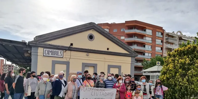 La plataforma ‘Conservem l’estació’ demana als partits de govern una intervenció urgent a l’edifici