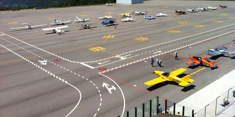 La Generalitat licita la redacció del nou Pla estratègic de l'aviació de Catalunya