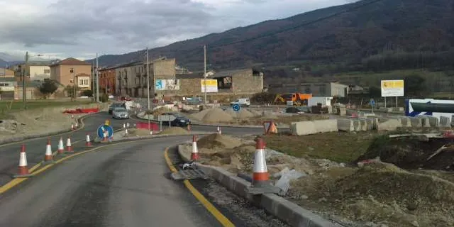 Satisfacció a Ribera d'Urgellet per la construcció de la rotonda d'Adrall