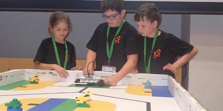 L'Escola Albert Vives guanya la World Robot Olympiad