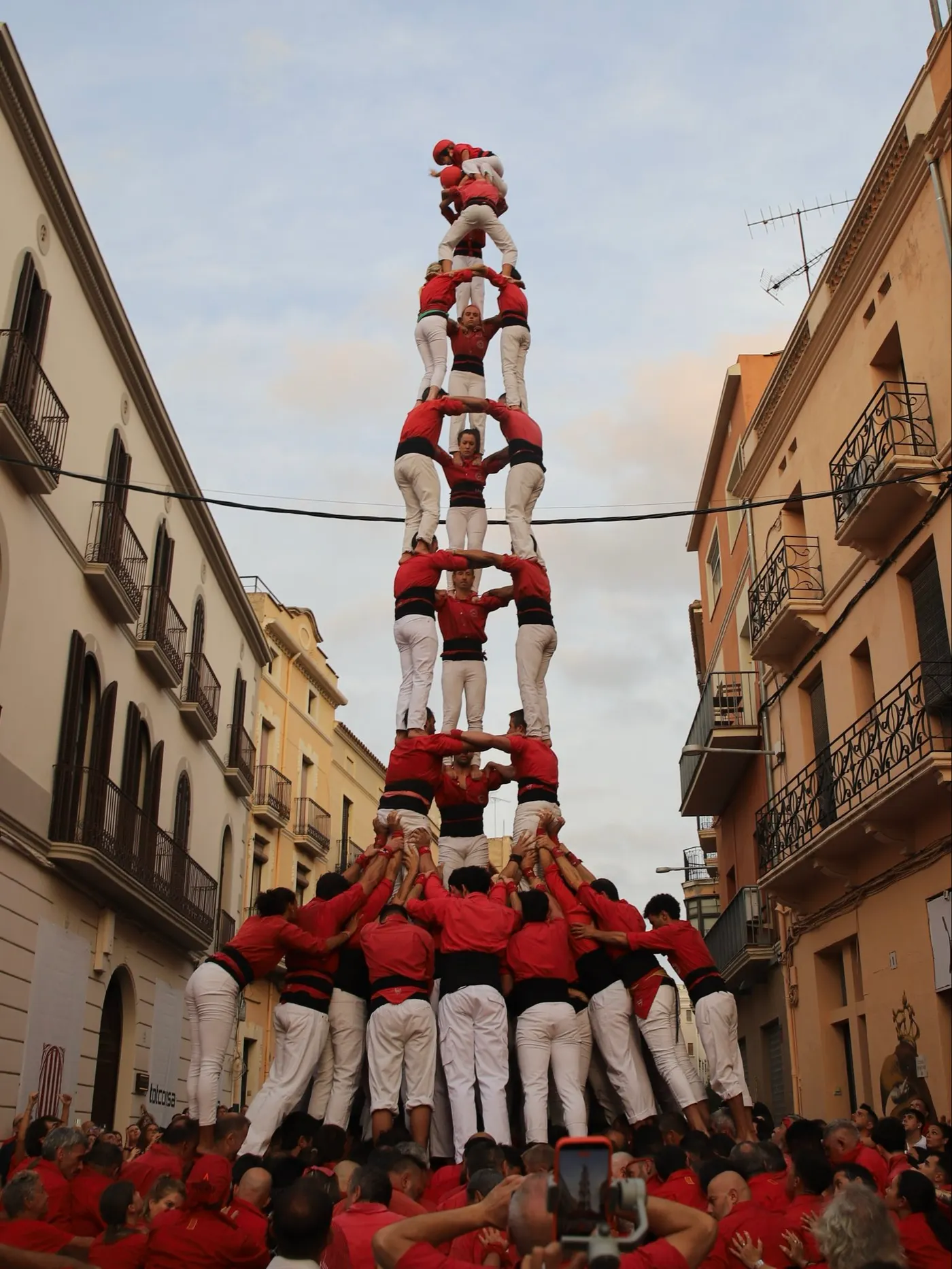El 3de9 amb folre de la Colla Joves, millor castell de Màrtirs Street