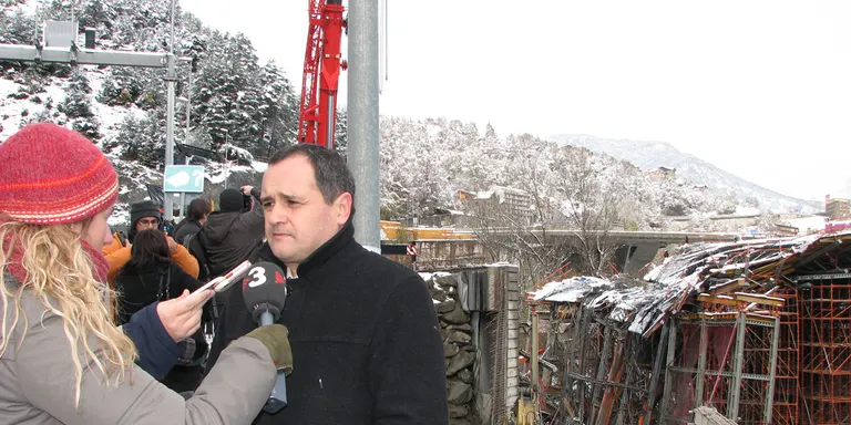 Comença amb contratemps la retirada de ferralla al pont dels Dos Valires