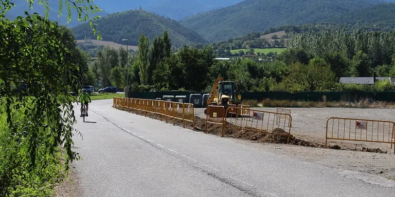 En marxa la construcció del tram de vorera entre el Segre i el parc de Bombers