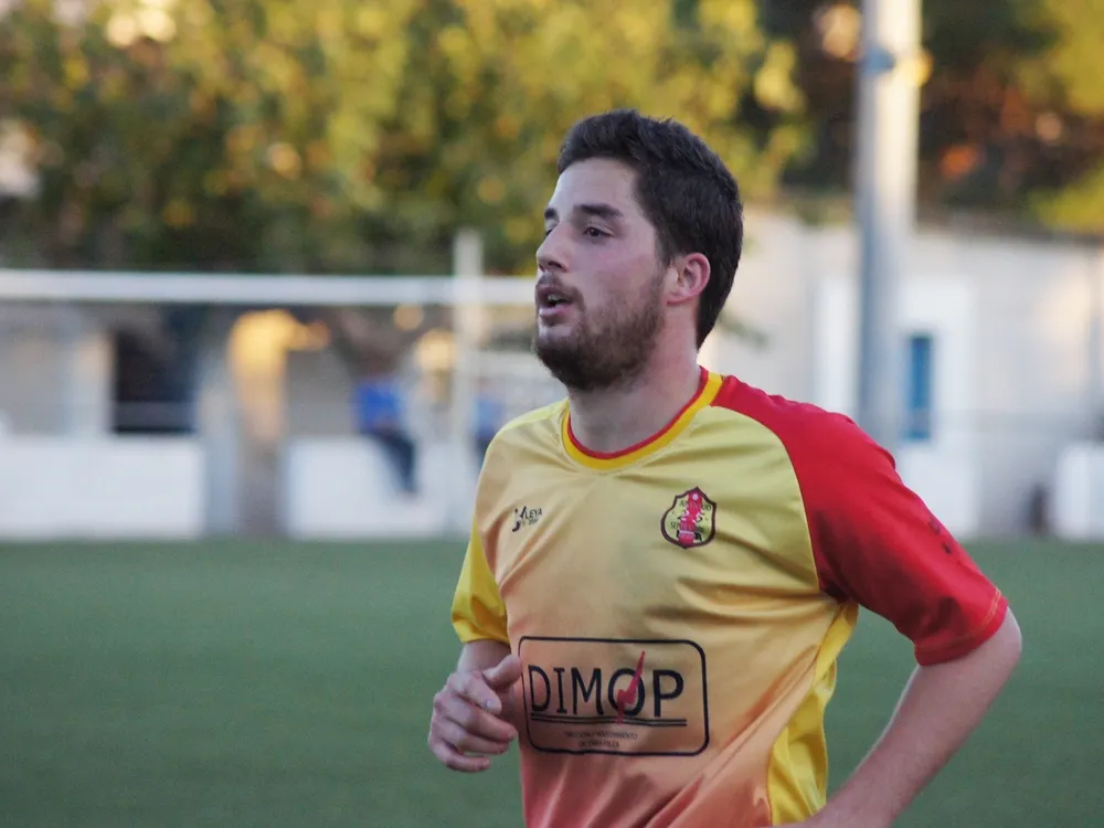 Txema va fer un dels gols diumenge passat al camp del Tàrrega per a l'empat a 2 final / Arxiu