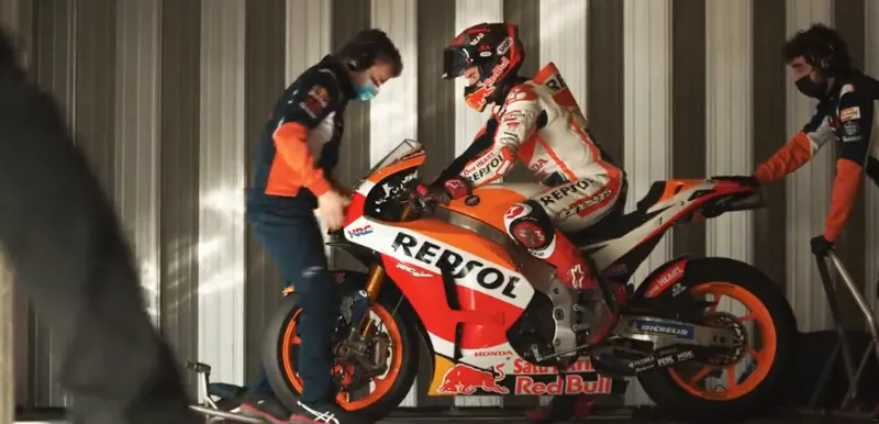 Marc Màrquez es prova sobre pista