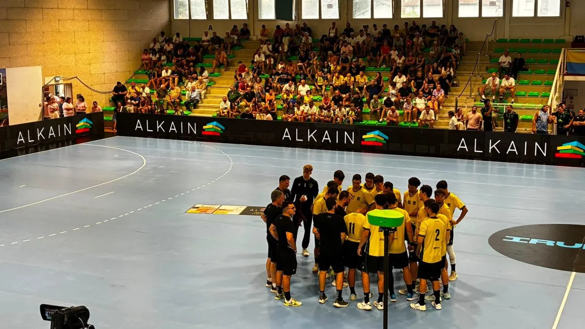 IRUDEK BIDASOA IRUN EXHIBE OFICIO EN ANGELU Y ALCANZA LA FINAL DEL LURRALDEA GARA