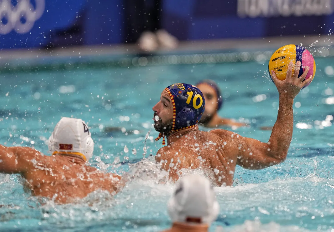 La selecció de waterpolo manté el bon to del debut i tomba Montenegro (8-6)