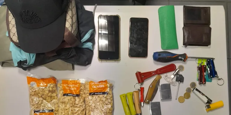 La Policia Local deté dues persones relacionades amb la delinqüència al carrer