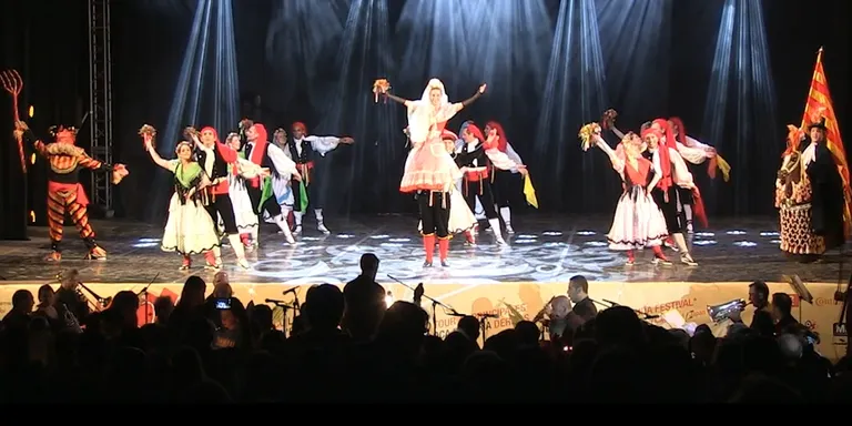 Sortegem invitacions per als espectacles de Festa Major de l’Obrador Coral i l’Esbart Dansaire