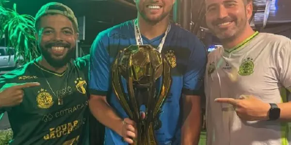 Eliott Mounoud aixeca el títol del Campionat Catarinense amb la SR Enseada
