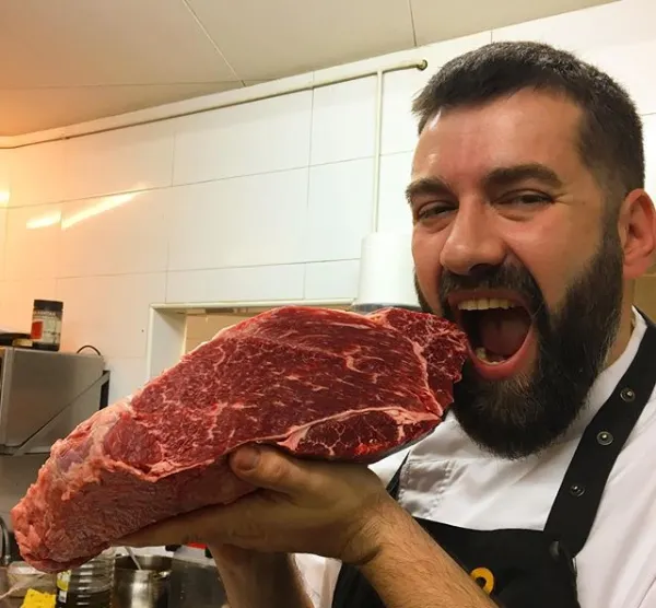 El sector de la restauració viu amb angoixa la incertesa sobre les noves mesures que els obliguen a tancar 15 dies