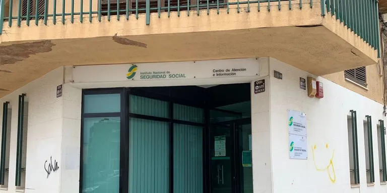 Arriba un camió de menjar procedent d'Europa