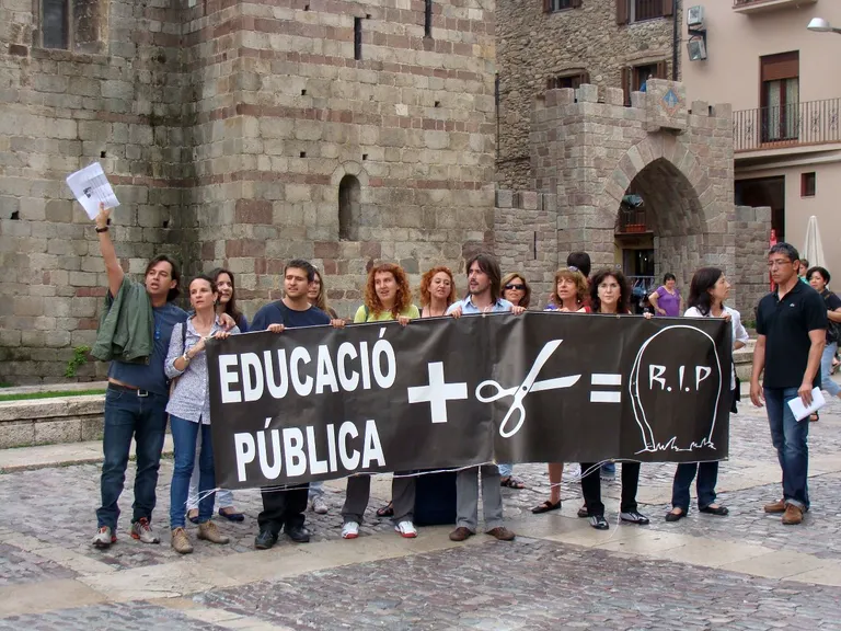 Professors de l'Institut Brudieu denuncien una 'privatització encoberta' amb les retallades