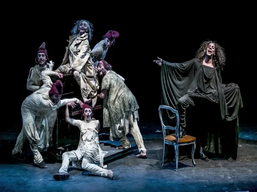 Sortejades les invitacions per veure “Marat Sade” de la companyia Atalaya de Sevilla aquest dissabte a La Sala