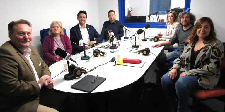 El govern defensa el pressupost i l’oposició el critica a la tertúlia mensual de Ràdio Cambrils