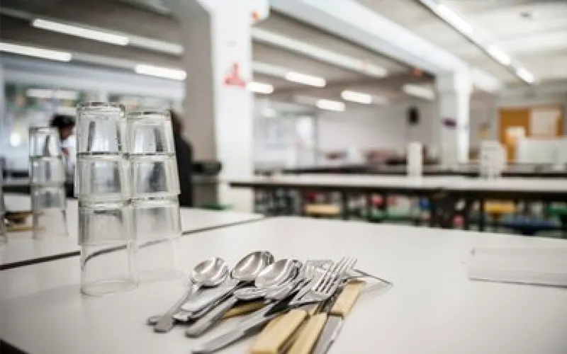 Els Departaments d'Educació i de Treball, Afers Socials i Famílies garanteixen els ajuts de menjador